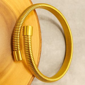 Aurum spiral cuff